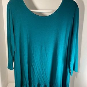 Beautiful green/blue low back, 1/4 inch sleeved and unique backing.